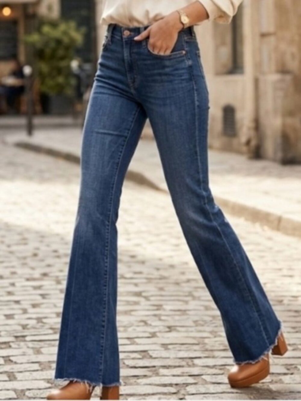 Mother The Weekender Fray Flare Jeans Medium Wash High Rise 32